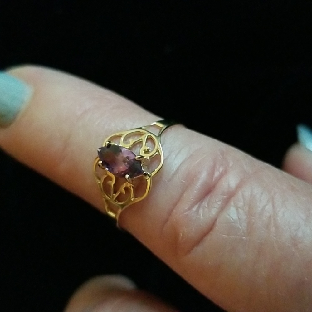 10k Gold Ring with Purple Stone - Women Jewelry size 7